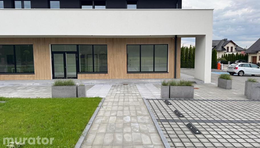 Budynek usługowy z częścią mieszkalną UC69a