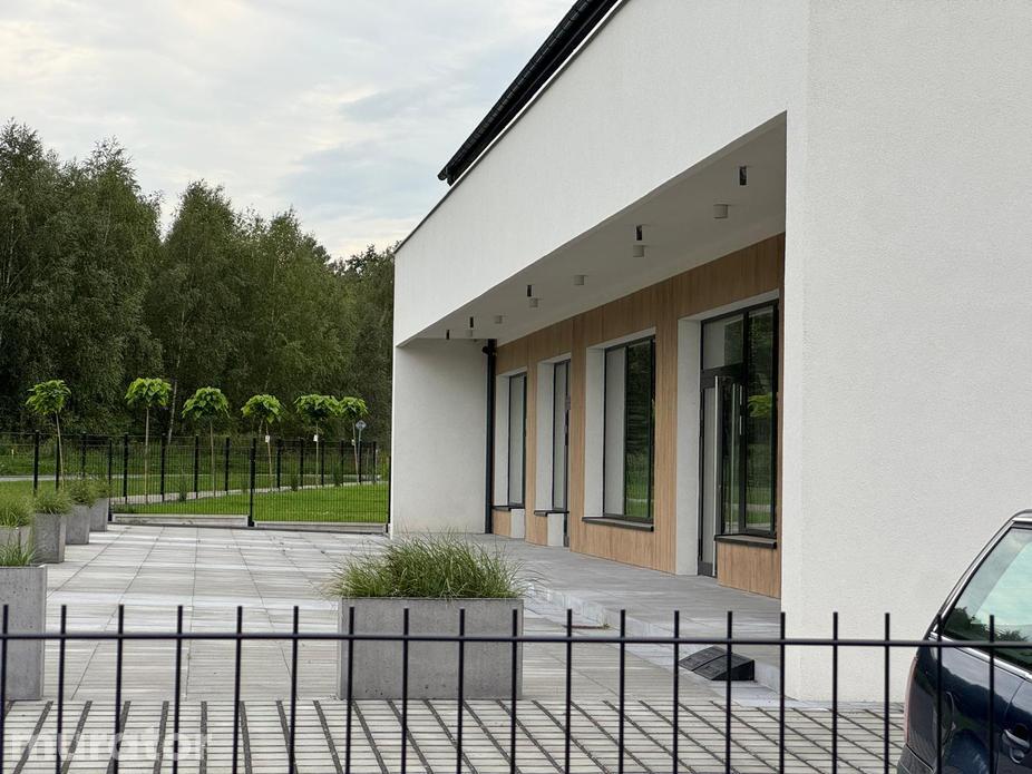 Budynek usługowy z częścią mieszkalną UC69a